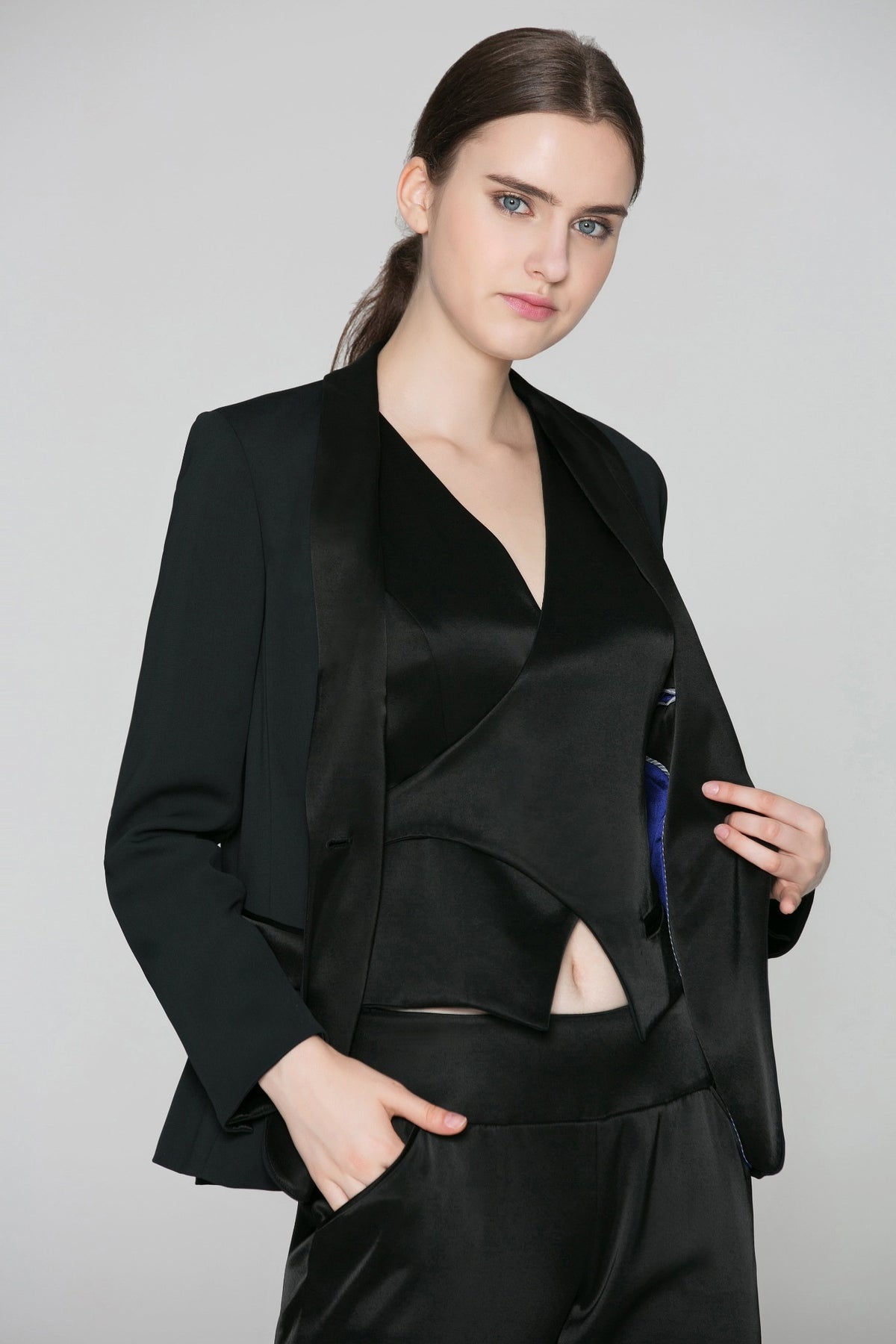 ILLANA15F400--SOPHIA15F100--